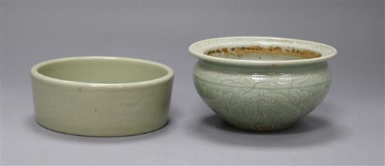 Two Chinese celadon bowls largest diameter 13.5cm